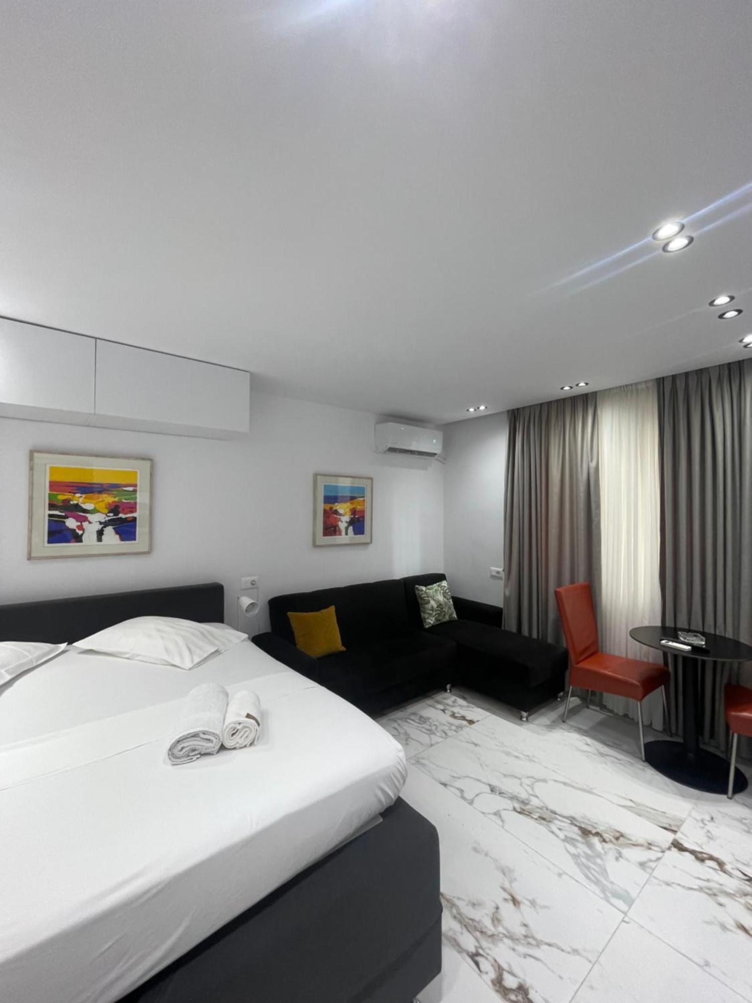 Midnight Apartments Τίρανα Εξωτερικό φωτογραφία