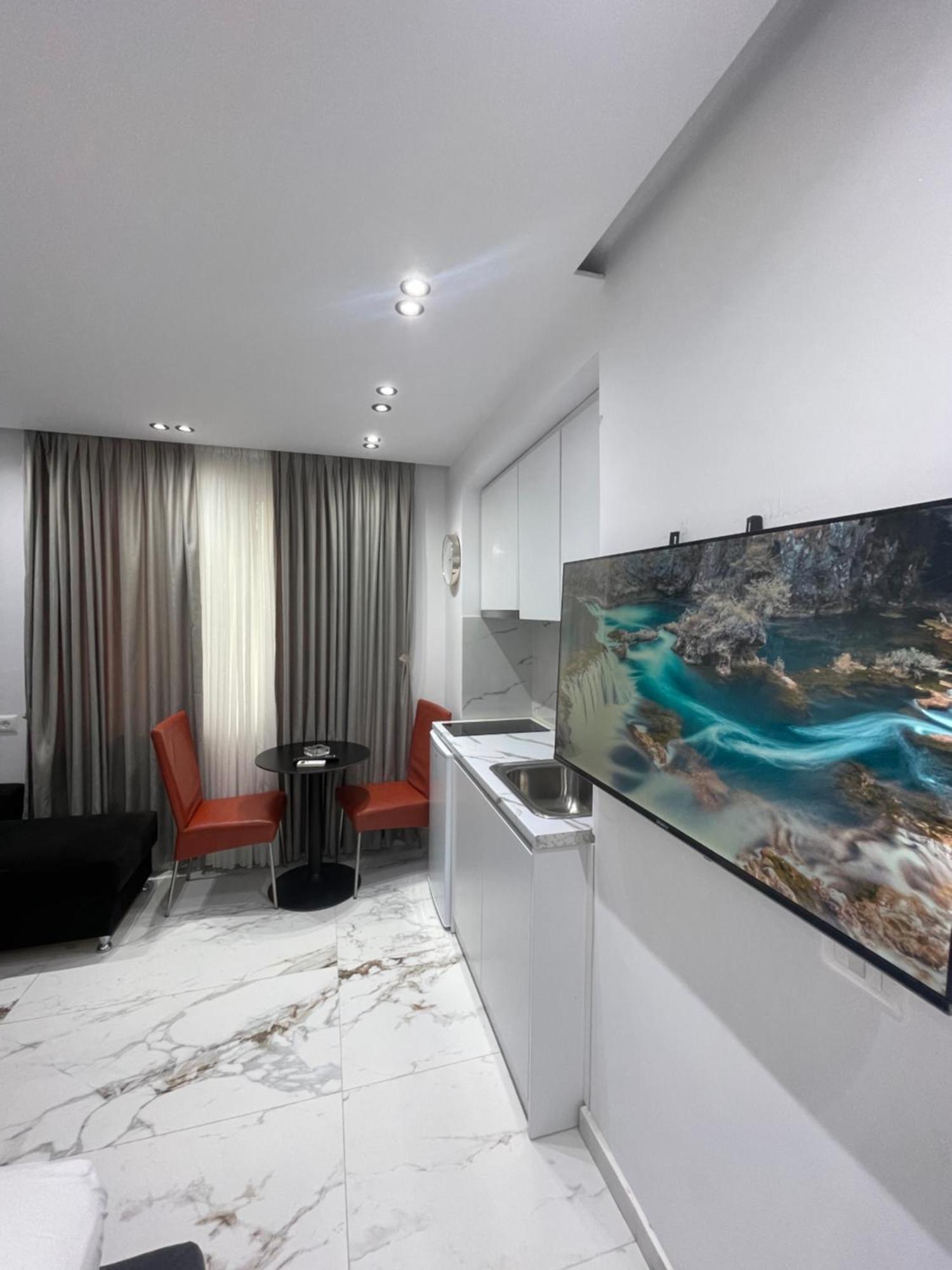 Midnight Apartments Τίρανα Εξωτερικό φωτογραφία