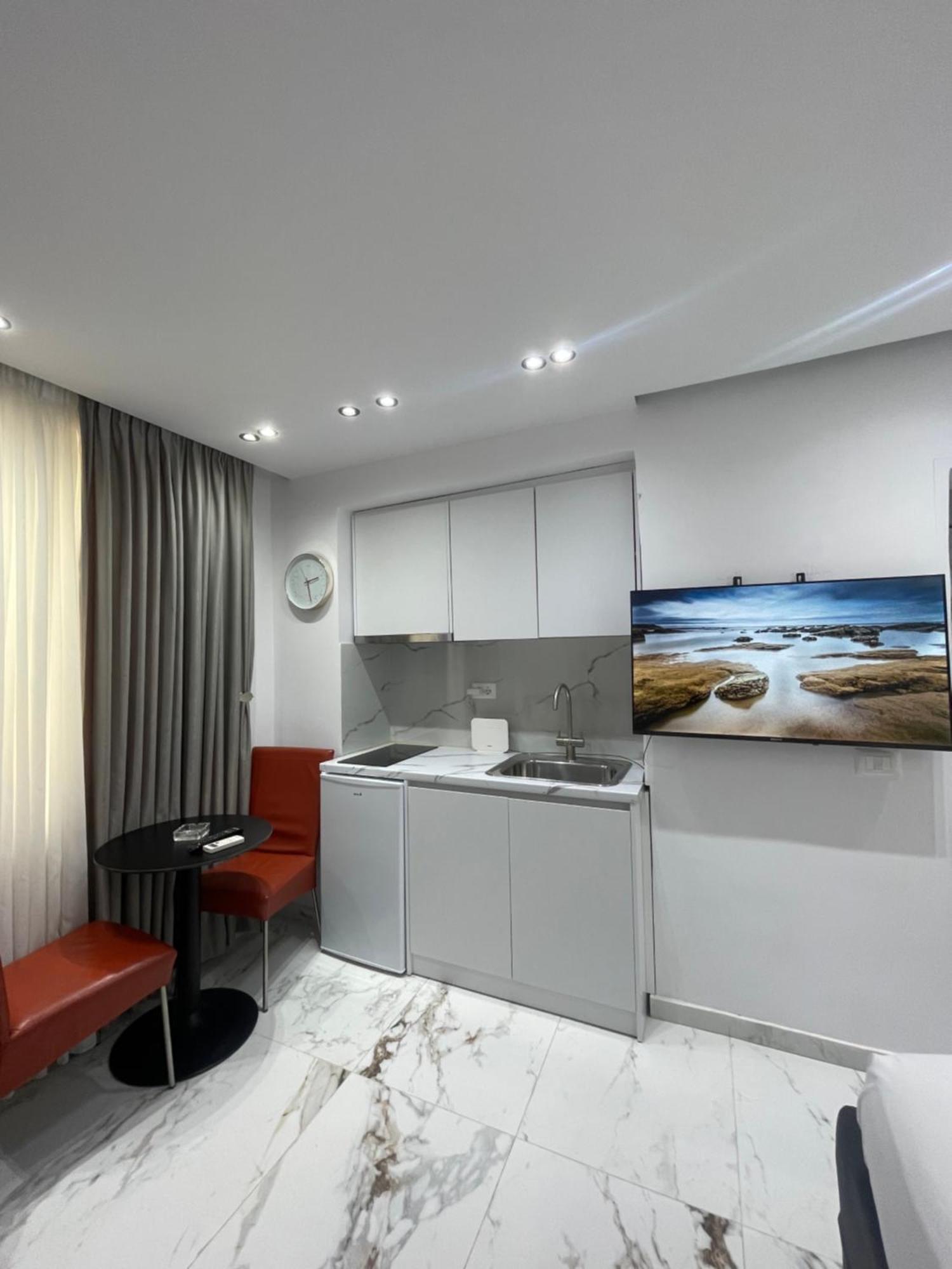 Midnight Apartments Τίρανα Εξωτερικό φωτογραφία